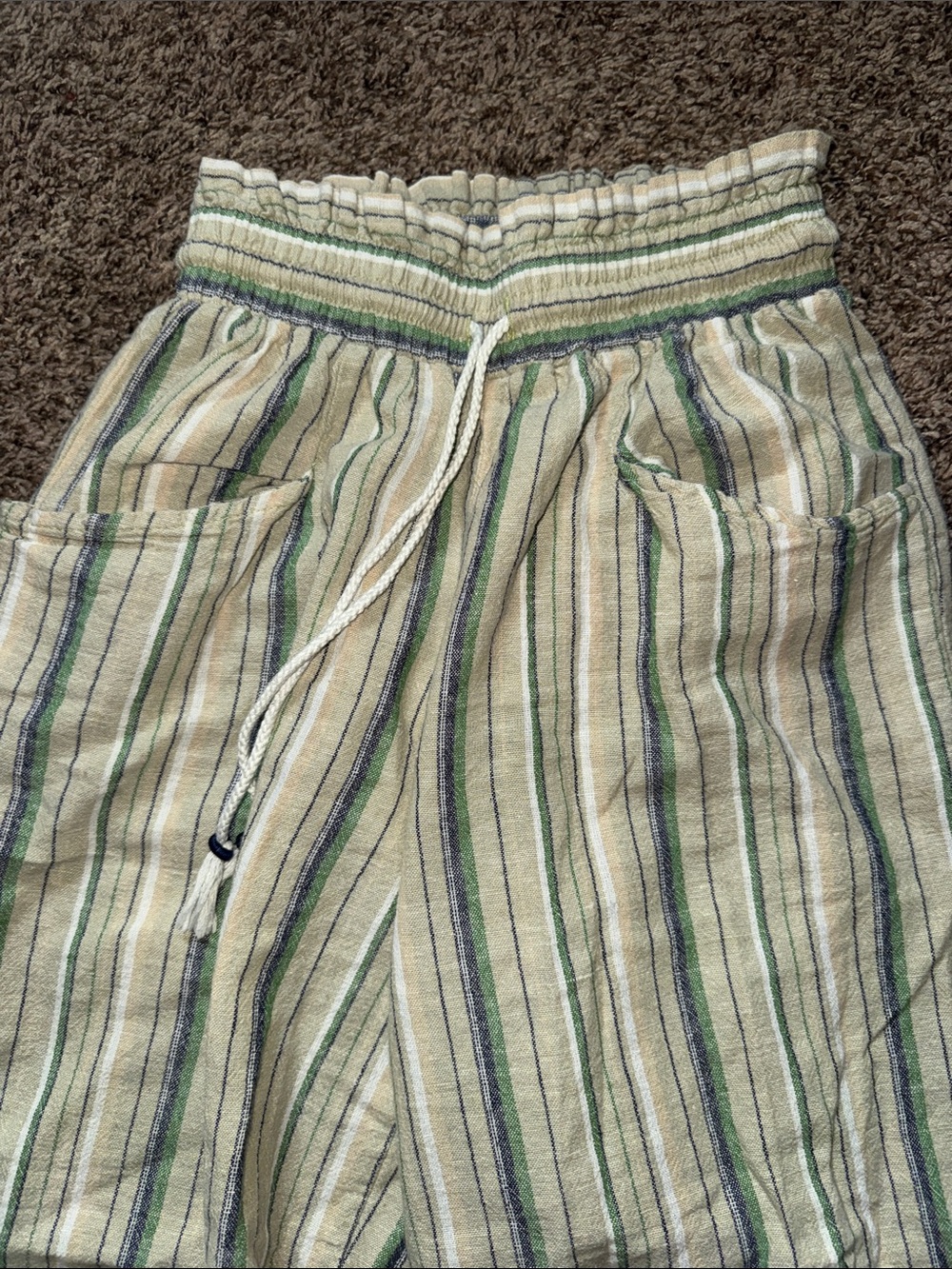 New Look Capris - Picture 2 of 3
